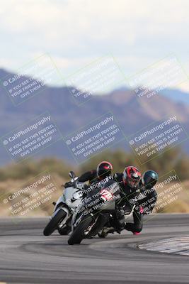 media/Nov-16-2025-Race Pace (Sun) [[8c5fa54630]]/Non Verified Riders (1st 20 Minutes)/5-Turn 15 (110pm)/